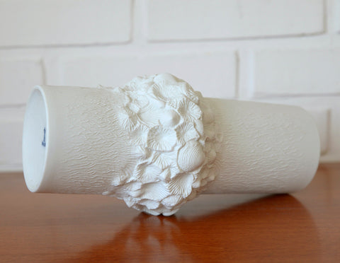 Vintage Kaiser Germany Porcelain Vase: 1960s Shell Design