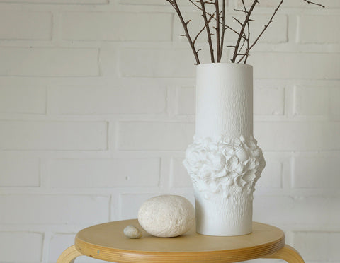Vintage Kaiser Germany Porcelain Vase: 1960s Shell Design
