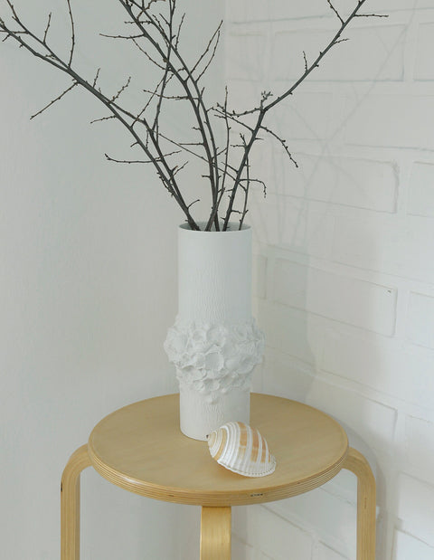 Vintage Kaiser Germany Porcelain Vase: 1960s Shell Design