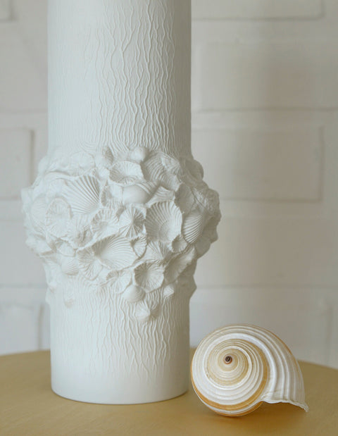 Vintage Kaiser Germany Porcelain Vase: 1960s Shell Design