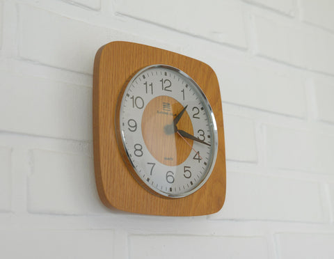 Vintage Wooden Wall Clock: Mid-Century Modern Farmhouse Decor