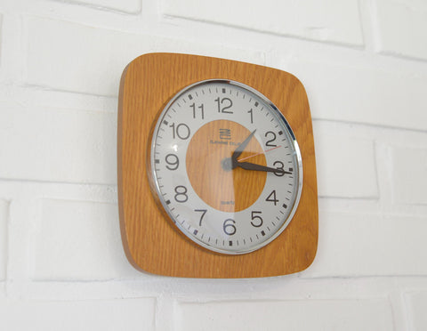 Vintage Wooden Wall Clock: Mid-Century Modern Farmhouse Decor