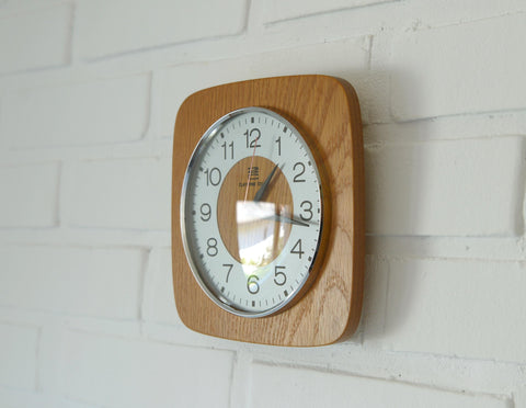Vintage Wooden Wall Clock: Mid-Century Modern Farmhouse Decor
