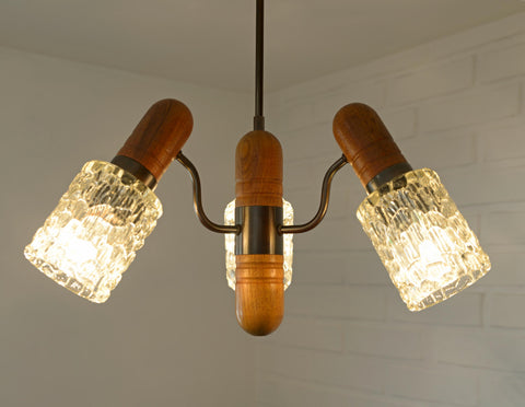 Vintage Rustic Mid Century Chandelier Pendant Light – Solid Oak & Textured Glass Shades – Yugoslavia 1960s/70s