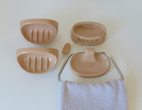 Vintage Bathroom Wall Accessory Set | 1980s Yugoslavia | Beige Cappuccino Ceramics | Retro Towel Holder | Soap Dishes | Toothbrush Holder