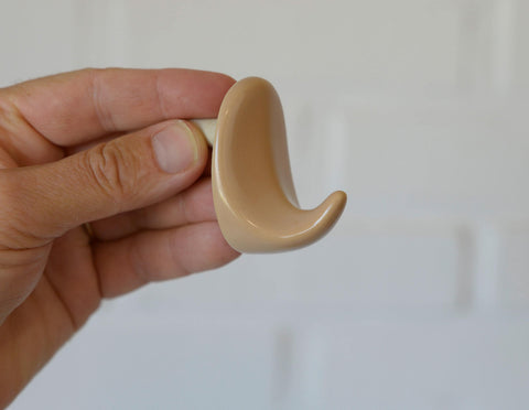 Vintage Bathroom Wall Accessory Set | 1980s Yugoslavia | Beige Cappuccino Ceramics | Retro Towel Holder | Soap Dishes | Toothbrush Holder